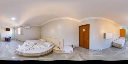 1 double bed, 1 twin bed