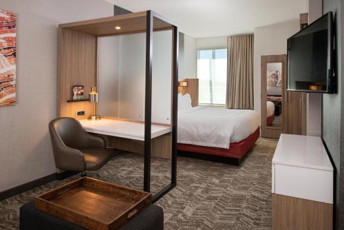 Suite, 1 King, Sofa bed, Trundle bed