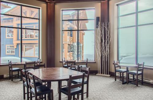 Stonegate Resort Unit B107 in Big White, Canada
