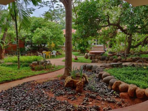 Inn Pondiville Forest Retreat