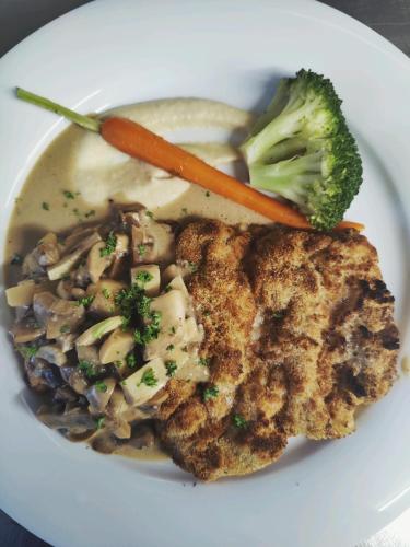 Hotel Burg Hof - image 11