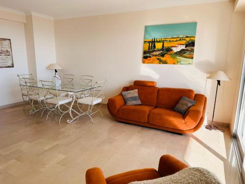 Large, light and modern 2 bedroomed apartment in Cannes with Sea Views, pool and lovely terrace - 1503, Cannes (photo 6)