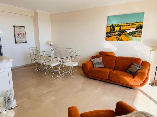 Large light and modern 2 bedroomed apartment in Cannes with Sea Views pool and lovely terrace - 1503 - image 3