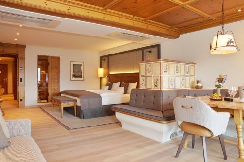1 queen bed