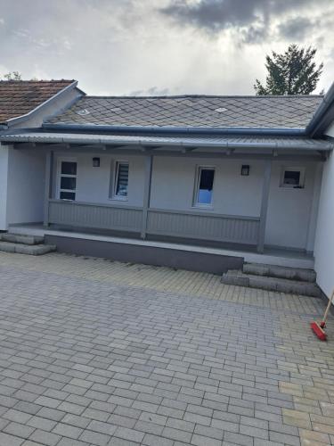 Viesnīcas āriene, Villa-Galliet in Buzsak