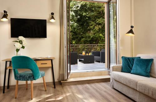FH55 Med Executive Hotel Room Type - Junior Suite with Terrace