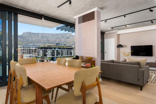 Skyline Penthouse Private Pool & Rooftop Oasis - image 6