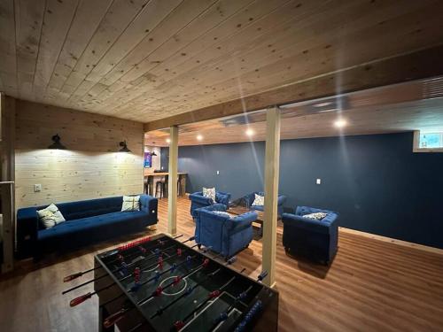 Natures Cozy Lake House Retreat in Long Pond, USA