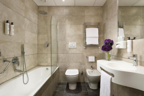 room detail thumbnail 2