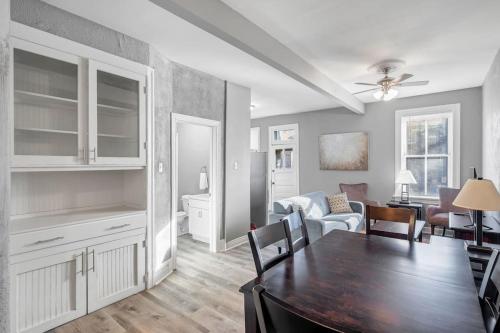 Beautiful Rehabbed Unit in Shaw Community - 4226b in Tower Grove, USA