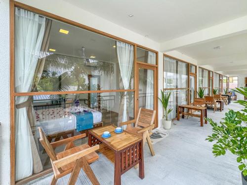 Balcony/terrace, Lagoon Villa, Thoddoo in Alifu Alifu Atoll