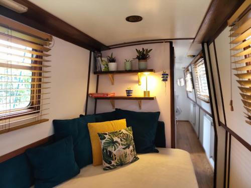 Lovely Canal Boat in Little Venice for Family & Friends, Londyn (zdjęcie 3)