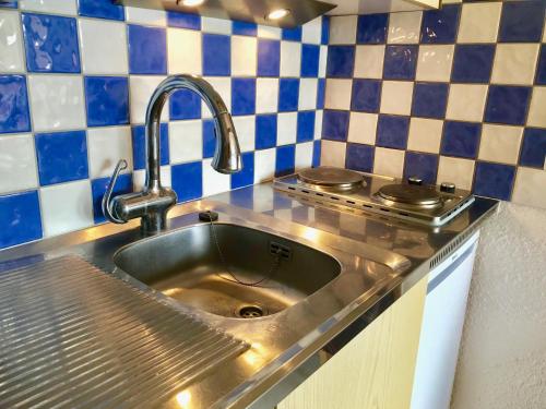 Studio cabine rénové au pied des pistes avec balcon et parking à Villard-de-Lans - FR-1-515-42 Studio cabine rénové au pied des pistes avec balcon et parking à Villard-de-Lans - FR-1-515-42