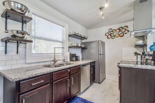 Near OU Medical Bricktown an Artist Apartment in Oklahoma City, USA