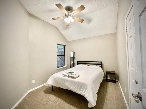 COZY KING Bed In ALLEN in Allen, USA