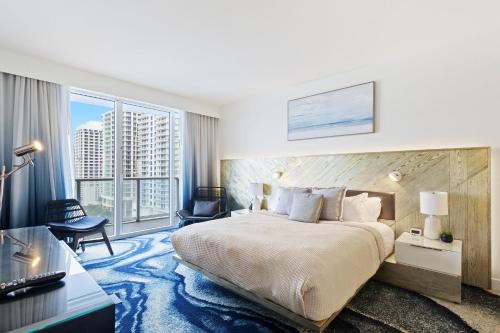 2 BR Luxury Beach Apartment with Resort Amenities in Fort Lauderdale, USA
