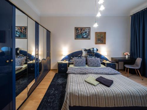 Alunana Premium & Fireplace apartment in Art Nouveau district, 63 sqm, 1870s, Self check-in, Riga (foto 6)