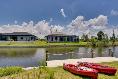 3BR Cape Coral Waterfront Home Pool Lanai