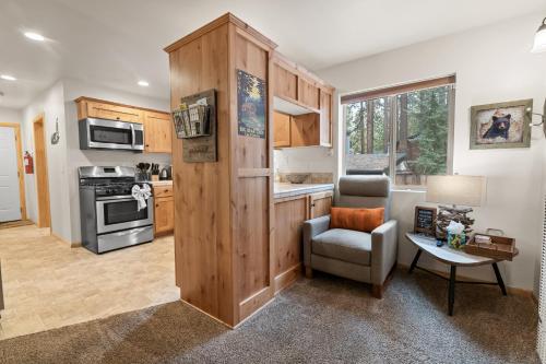 Three Bears Bungalow - Close to Slopes! in Big Bear Lake, USA