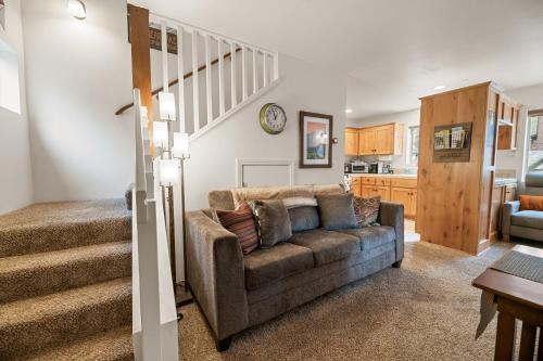 Three Bears Bungalow - Close to Slopes! in Big Bear Lake, USA