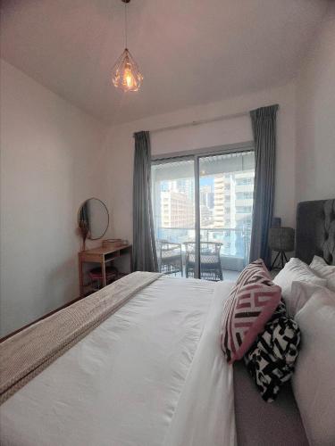 Fully Furnished Marina View - 1 Bedroom Apartment, Dubai (photo 5)