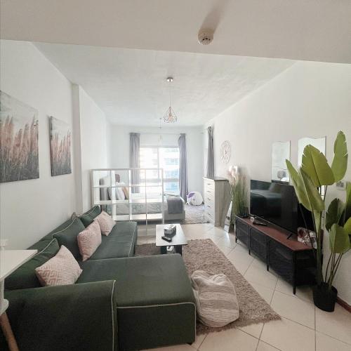 Fully Furnished Marina View - 1 Bedroom Apartment, Dubai (photo 9)