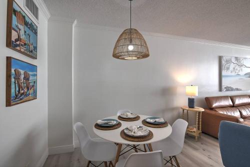 Beachfront Fun & Waves Heated Pool Free Parking in ฮอลลันเดล