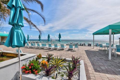 Beachfront Fun & Waves Heated Pool Free Parking - Tap to explore photos