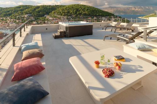 ทัศนียภาพ, The Glass House in ปราซนิซา