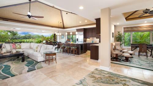 ENDLESS SUMMER Elegant KaMilo Home with Heated Pool and Guest Cottage ENDLESS SUMMER Elegant KaMilo Home with Heated Pool and Guest Cottage