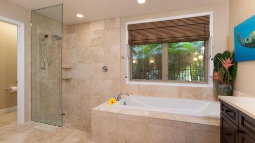 ENDLESS SUMMER Elegant KaMilo Home with Heated Pool and Guest Cottage ENDLESS SUMMER Elegant KaMilo Home with Heated Pool and Guest Cottage