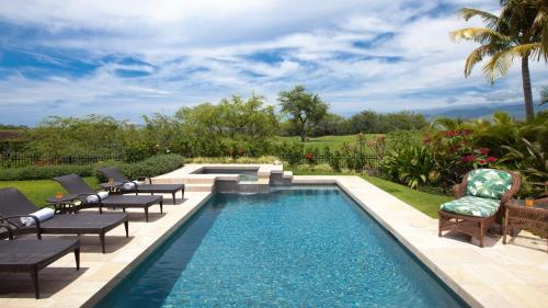 ENDLESS SUMMER Elegant KaMilo Home with Heated Pool and Guest Cottage ENDLESS SUMMER Elegant KaMilo Home with Heated Pool and Guest Cottage