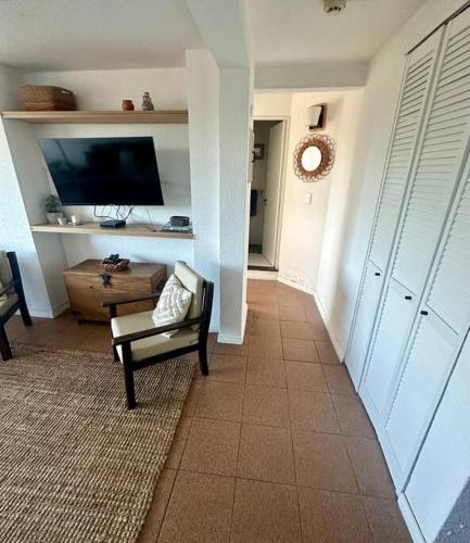 Apto Sol del Este 1 dorm, sobre Roosvelt in Cantegril