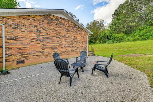 Family-Friendly Home with Big Yard In Elizabethtown! in Elizabethtown, USA