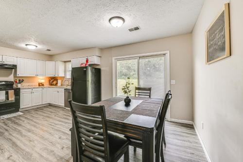 Family-Friendly Home with Big Yard In Elizabethtown! in Elizabethtown, USA