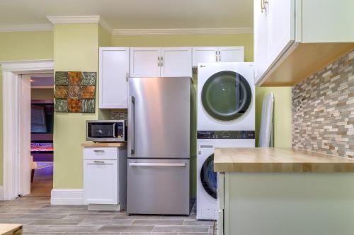 3 Mi to Ford Field Detroit Home with Decks! in Detroit, USA