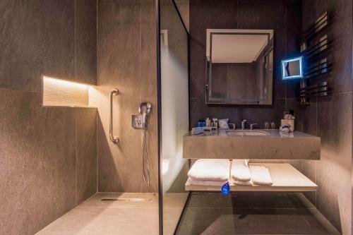 Premium Room - Mountain View image 7