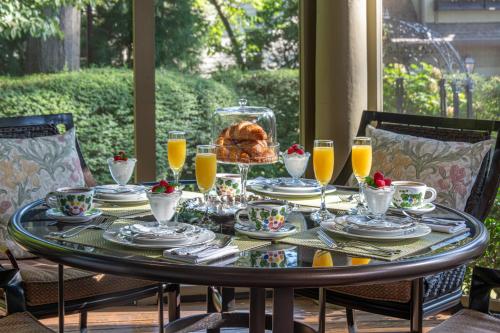 Stonehurst Place Bed & Breakfast - 편의 시설/서비스