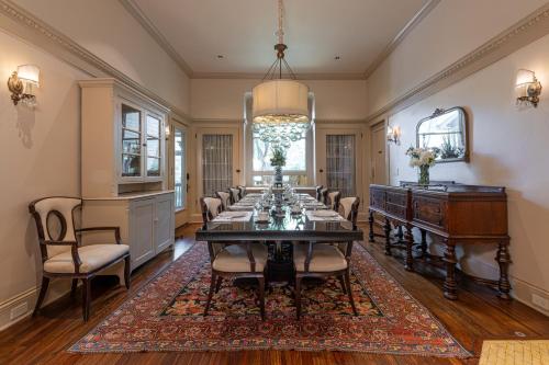 Stonehurst Place Bed & Breakfast - 편의 시설/서비스