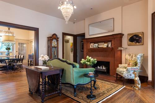 Stonehurst Place Bed & Breakfast - 편의 시설/서비스