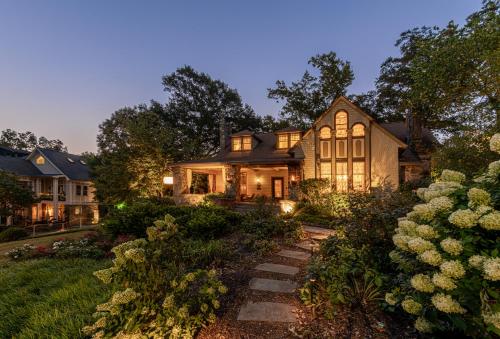 Stonehurst Place Bed & Breakfast - 숙소 외관