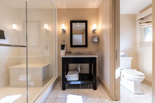 Stonehurst Place Bed & Breakfast Room Type - Superior King Room