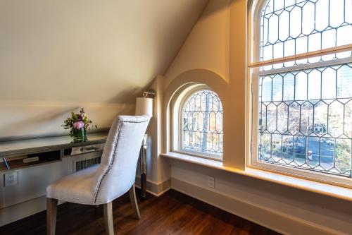 Stonehurst Place Bed & Breakfast Room Type - Queen Room with City View
