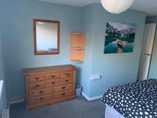 Eastbourne Large Double Room with WiFi & Kitchen in Willingdon