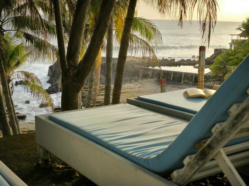 Dārzs, Hideout Surf House in El Guineote