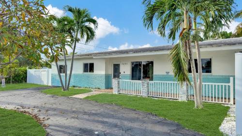 Luxury Heated Pool Oasis-10 mins to BEACH- Fast WiFi, Pompano Beach (zdjęcie 7)