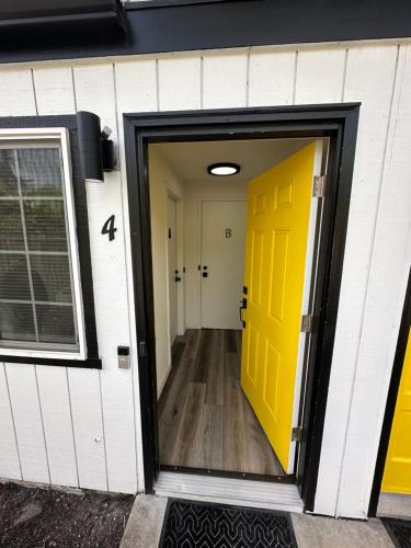 UO, Autzen Stadium, Matthew Knight Arena, Amazon Park #4 detail