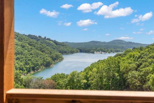 Pvt Hot Tub, Cmty Amenities, Indoor & Outdoor Pools, Table Rock Views, Free Tickets, Kimberling City