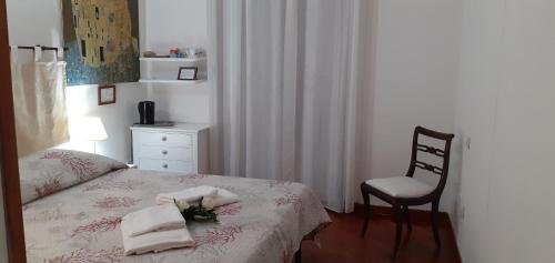 CENTRAL ROOM with private bathroom, no smoking, Palau (foto 3)