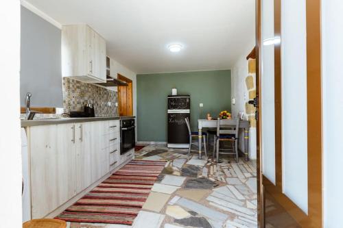 Xanthippi's in Armeni